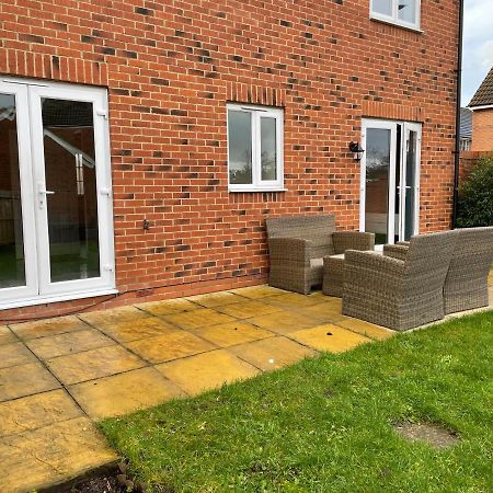 Stunning Large Detached Gloucester, 4 Beds, 3 Bedroom, 2 Bathroom Property, Nr Chelt, The Docks And Quays Sleeps 6 מראה חיצוני תמונה